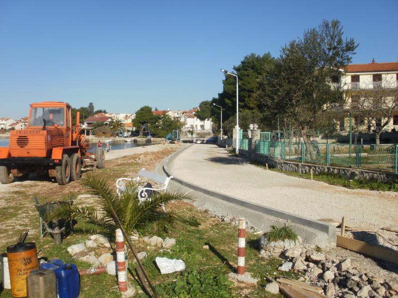 Počela rekonstrukcija obalnog puta u uvali Gaj na Brodarici