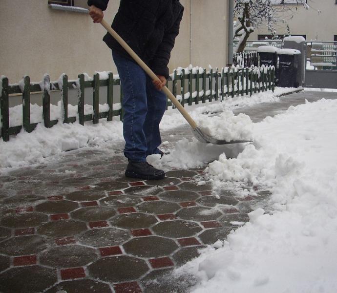 Poziv građanima da se uključe u čišćenje snijega