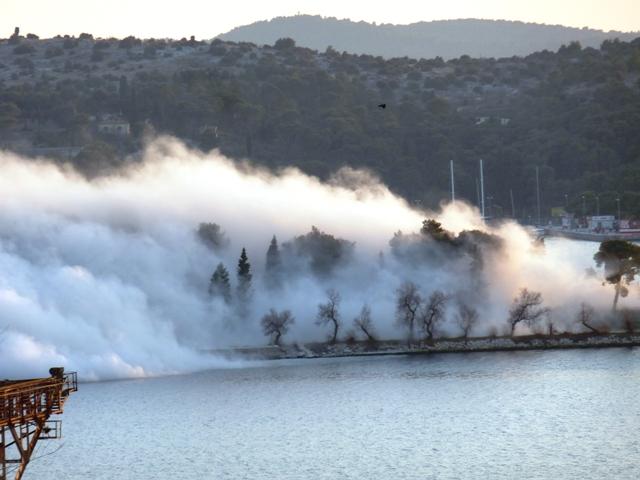 Srušena zgrada dočasničke pomorske škole u Mandalini