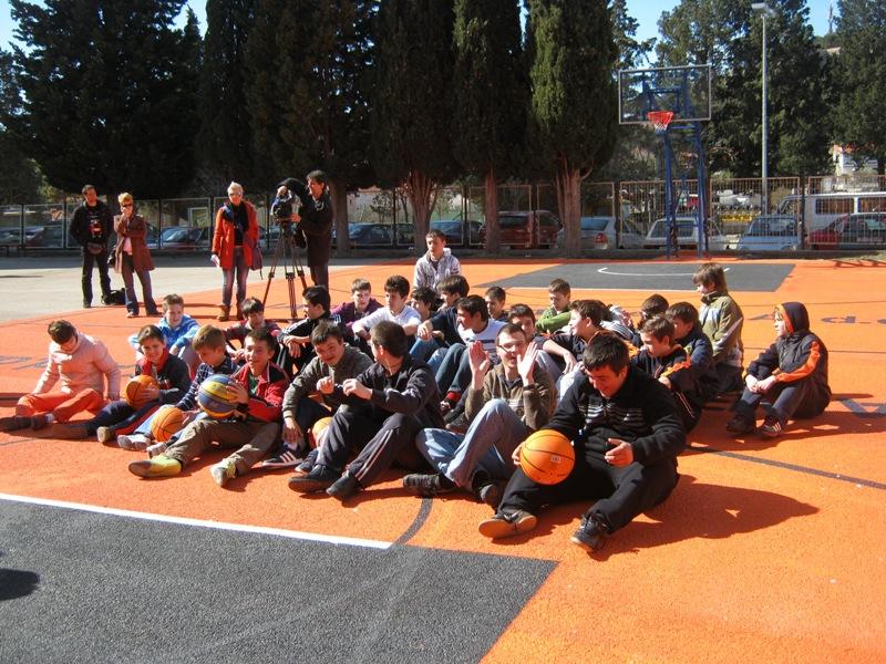 Novuređeno košarkaško igralište predano na uporabu djeci