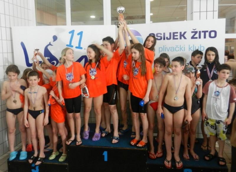 Članovi Plivačkog kluba Šibenik osvojili 11 medalja u Osijeku 