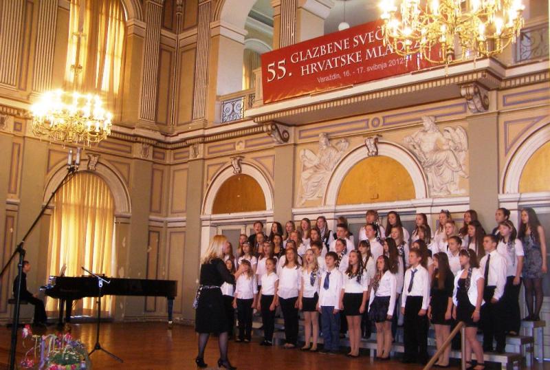  Srebrne plakete zborovima Glazbene škole Ivana Lukačića 