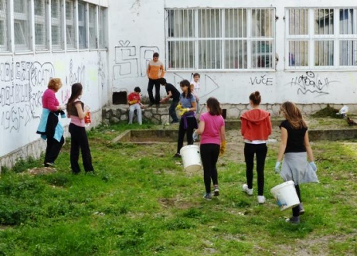 Raspisan natječaj za uređenje okoliša OŠ Tina Ujevića