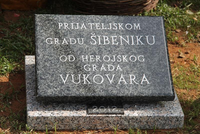 Poklon Vukovaraca Šibeniku za Dan grada