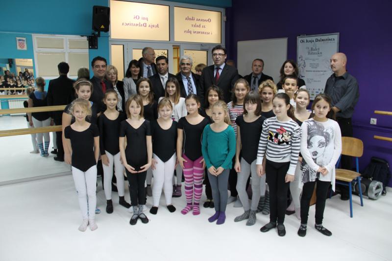 Ministar Jovanović obišao i školu za balet i suvremeni ples