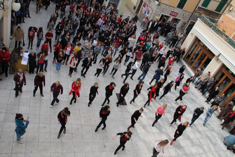 Šibenčanke zaplesale za borbu protiv nasilja nad ženama