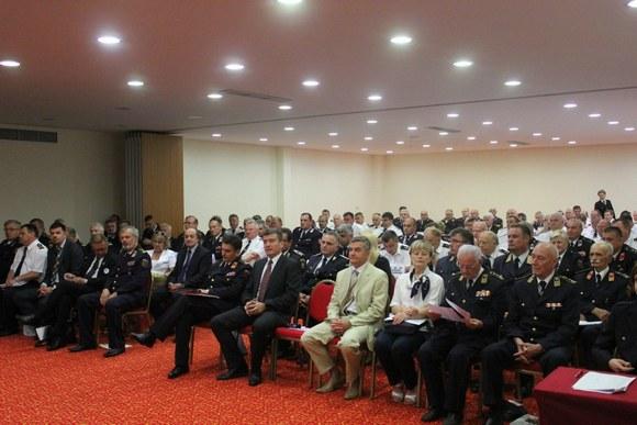 Gradonačelnik Šibenika Željko Burić prisustvovao izbornoj sjednici Skupštine HVZ-a Gradonačelnik Šibenika Željko Burić prisustvovao izbornoj sjednici Skupštine HVZ-a
