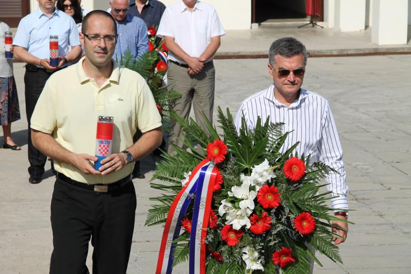 Polaganjem vijenaca obilježen Dan antifašističke borbe