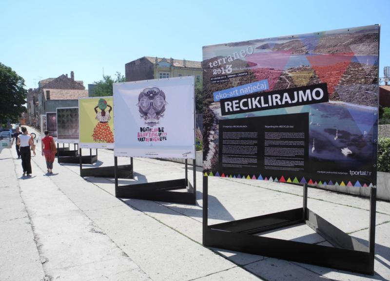 Na šibenskoj Poljani postavljena Terraneova eko-art izložba Reciklirajmo!