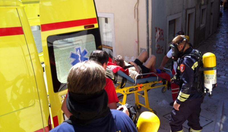 Komunalno redarstvo Grada Šibenika, s ostalim nadležnim službama, rješava problem sa stanom u Ulici Fausta Vrančića Komunalno redarstvo Grada Šibenika, s ostalim nadležnim službama, rješava problem sa stanom u Ulici Fausta Vrančića