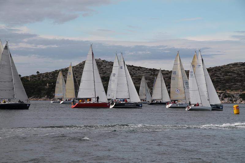 XIV.  Šibenska regata krstaša