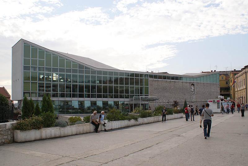 Bogatta srijeda u knjižnici