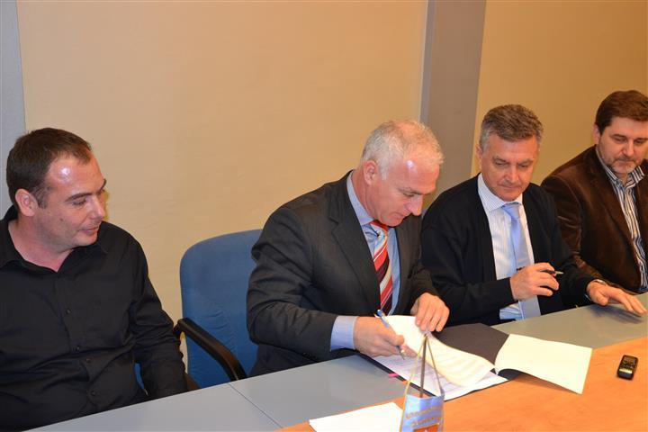 Grad i Županija potpisali Sporazum o suradnji na zajedničkim projektima iz područja energetike i energetske učinkovitosti Grad i Županija potpisali Sporazum o suradnji na zajedničkim projektima iz područja energetike i energetske učinkovitosti