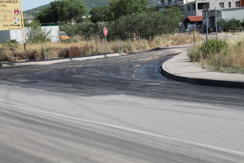 Rekonstruiran  nogostup kod nadvožnjaka u Ražinama