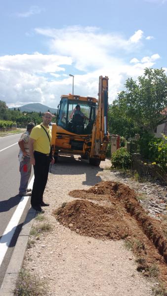 Krenuli radovi na izgradnji nogostupa u Vrpolju i asfaltiranju zemljanih putova u Perkoviću