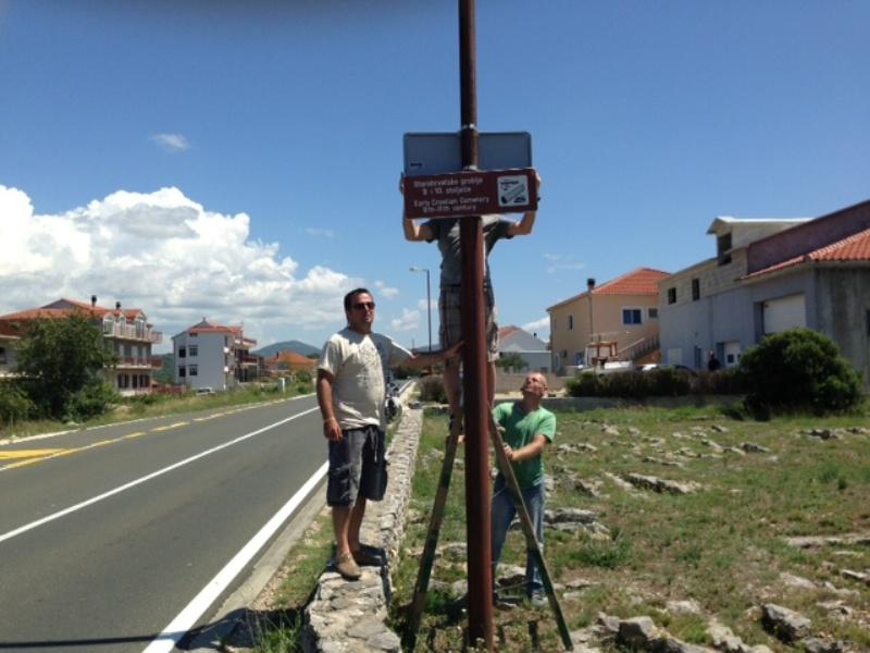 Postavlja se turistička signalizacija na području Dubrave, Danila, Vrpolja i Donjeg Polja