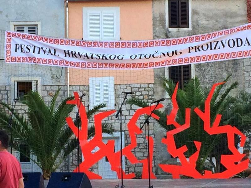 Na Zlarinu otvoren Festival hrvatskog otočnog proizvoda