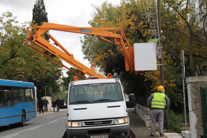 Blagdansko ukrašavanje grada Blagdansko ukrašavanje grada