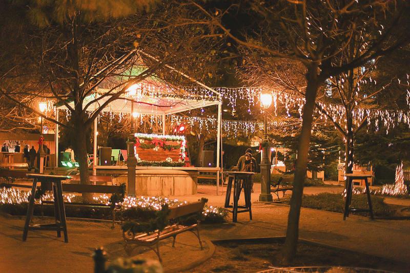 Adventski sajam u romantičnoj atmosferi Perivoja Roberta Visianija