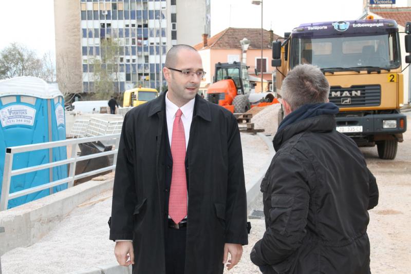 Radovi na križanju Bosanske i Ulice S. Radića napreduju prema planu