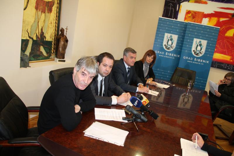 Grad Šibenik pokazao socijalnu osjetljivost; osiguran besplatan i subvencioniran javni prijevoz Grad Šibenik pokazao socijalnu osjetljivost; osiguran besplatan i subvencioniran javni prijevoz