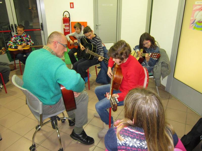 Koncert polaznika Škole gitare na bazi sluha