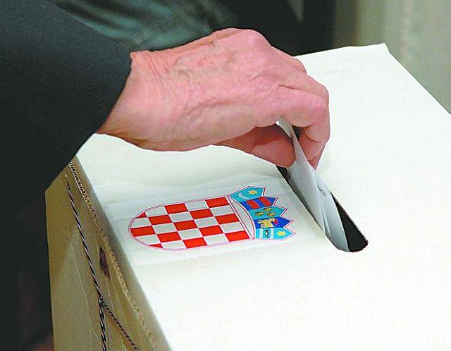 Izlaznost na izborima za vijeća gradskih četvrti i mjesnih odbora 17,79%