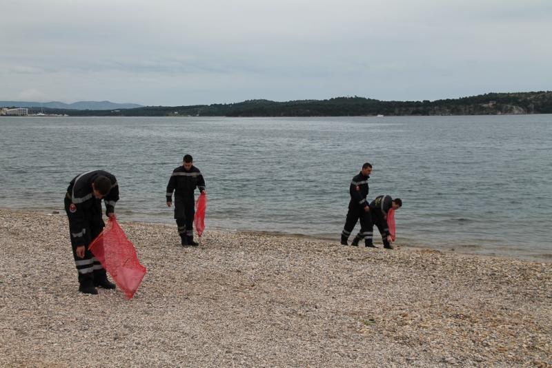 Održana volonterska akcija čišćenja plaže Banj 