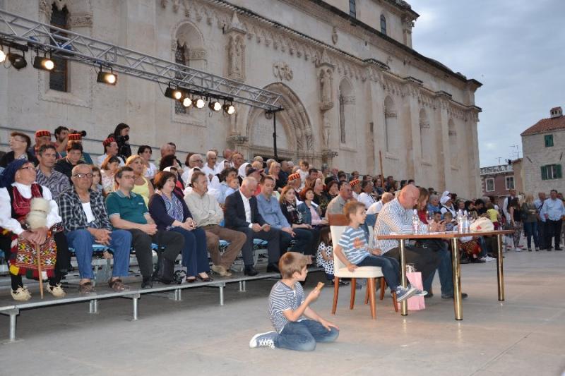 Održana 9. smotra izvornog folklora Šibensko-kninske županije "Šibeniče, ti si stina"