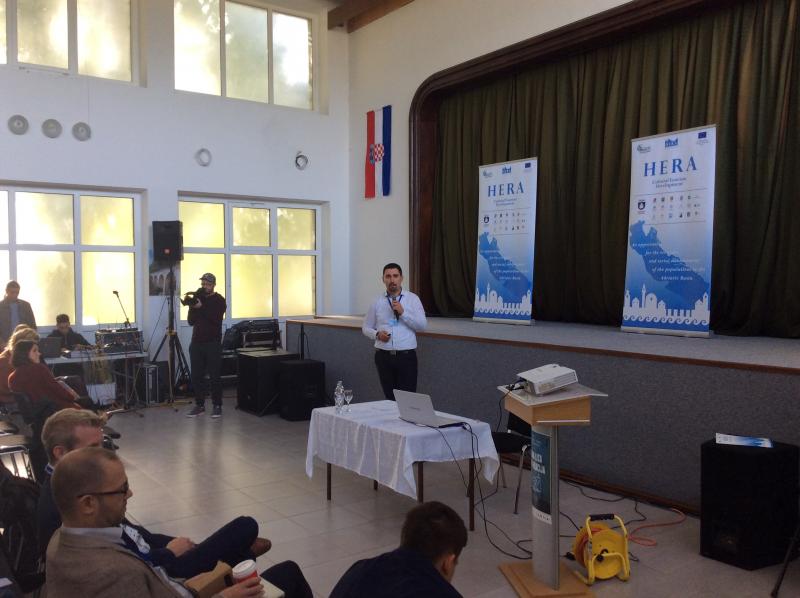 Na kliškoj konferenciji "Inovacije u kulturi-digitalna interpretacija fortifikacija" Matija Bumbak predstavio šibenske projekte