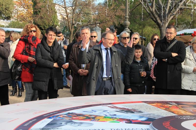 U Đardinu postavljen sat koji će odbrojavati 950. godinu postojanja Krešimirova grada U Đardinu postavljen sat koji će odbrojavati 950. godinu postojanja Krešimirova grada