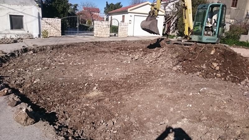 Uređuje se  trokut  Kosa u Mandalini