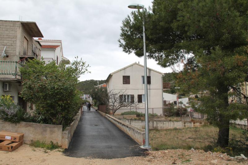 Postavlja se javna rasvjeta u Ulici put Gvozdenova