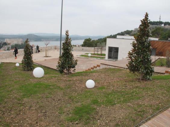 Odabrani eno-gastro proizvodi koji će se prodavati u sklopu Gastro-kulturnog centra Tvrđave Barone Odabrani eno-gastro proizvodi koji će se prodavati u sklopu Gastro-kulturnog centra Tvrđave Barone
