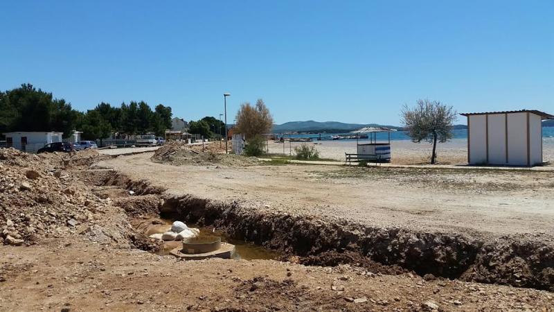 Počeli radovi na uređenju plaža i obala na Brodarici