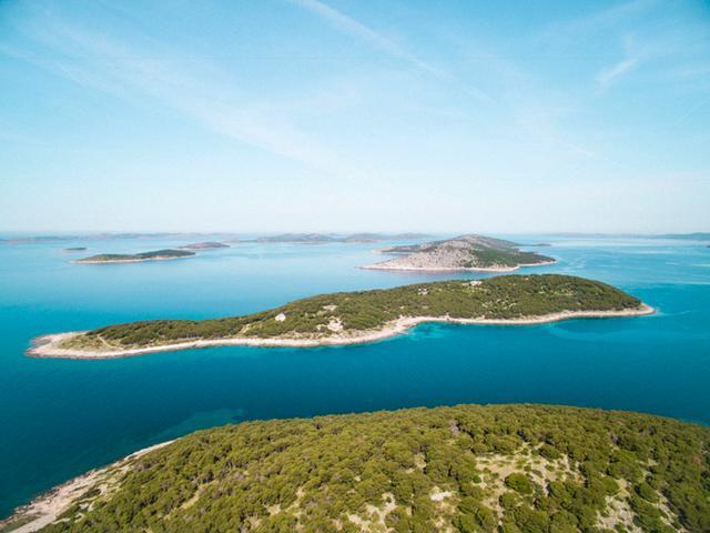 Redovna trajektna linija Šibenik-Obonjan tijekom ljetne sezone
