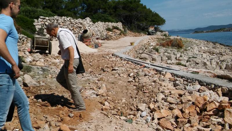 Radovi na izgradnji šetnice u sjevernoj uvali na Kapriju privode se kraju