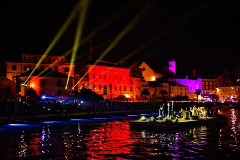 Šibenik uz svjetlosni spektakl dobio podvodnu rasvjetu 