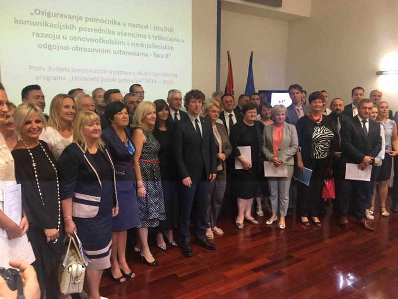 Potpisan ugovor o dodjeli bespovratnih sredstava za asistente u nastavi 