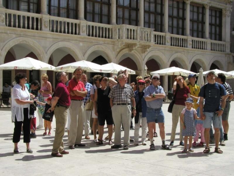 Razgledavanje grada uz besplatno stručno vodstvo Razgledavanje grada uz besplatno stručno vodstvo