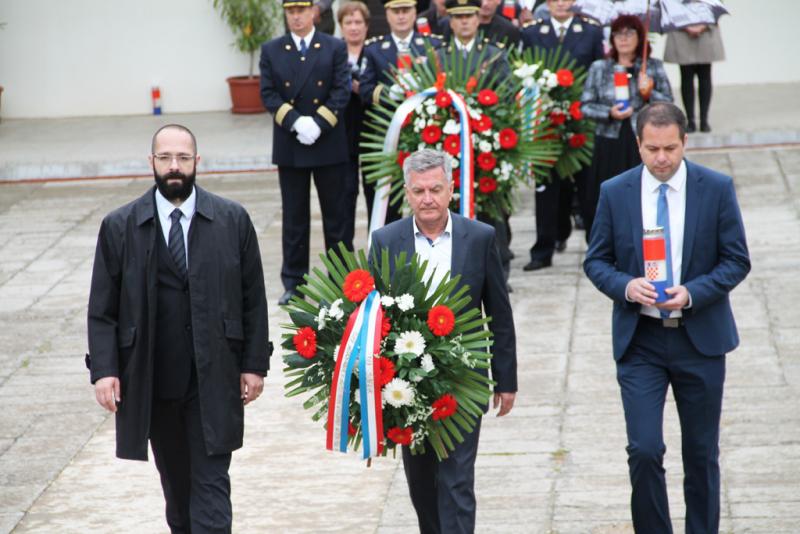 U povodu Dana neovisnosti odana počast svim žrtvama Domovinskog rata 