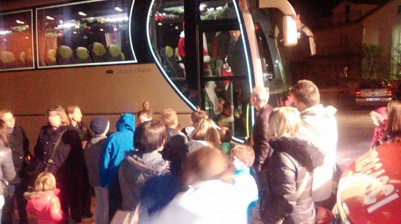 Božićni bus s Djedom Božićnjakom u Zablaću, Zatonu i Raslini
