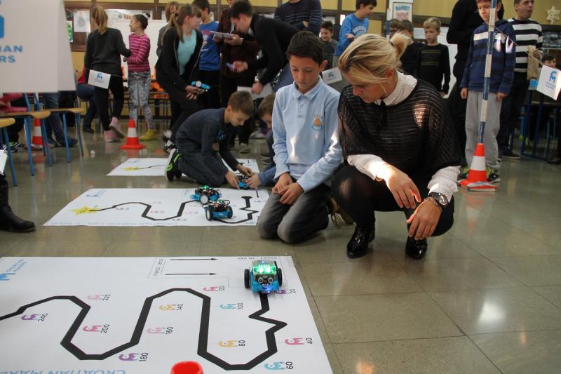 Natjecanje u robotici održano u OŠ Jurja Šižgorića