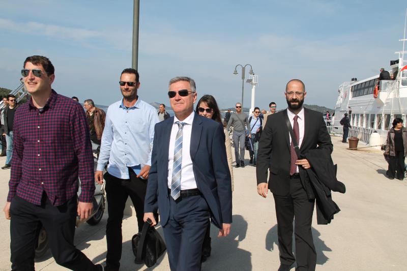 Burić: Nastavljamo s ulaganjima u kvalitetu života i razvoj potencijala naših otoka Burić: Nastavljamo s ulaganjima u kvalitetu života i razvoj potencijala naših otoka