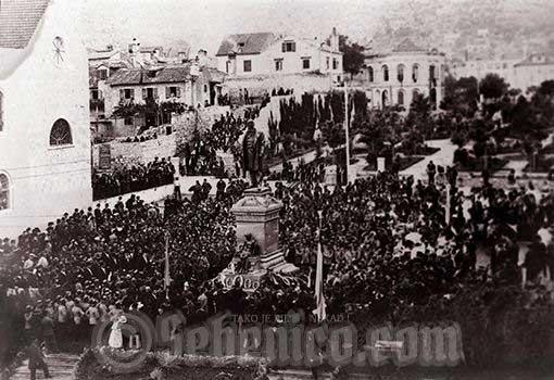 Godine 1896. na današnji dan svečano postavljen spomenik Nikoli Tommaseu