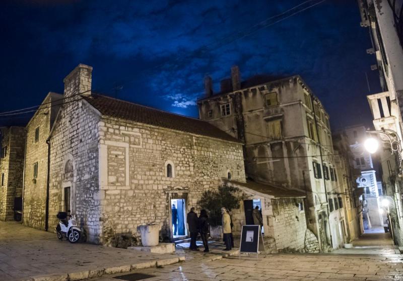 Izložba " Iz Rusije s ljubavlju i mržnjom: Projekt 1917-2017"