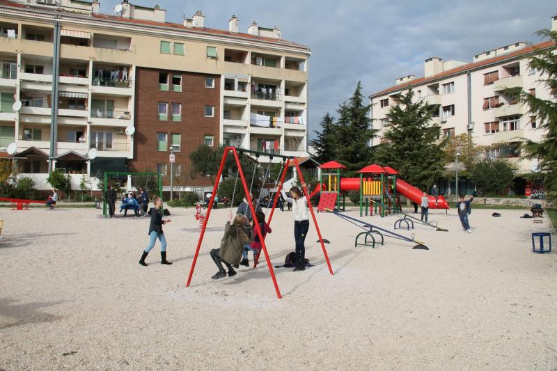 Mališani Meteriza dobili novouređeni prostor za igru