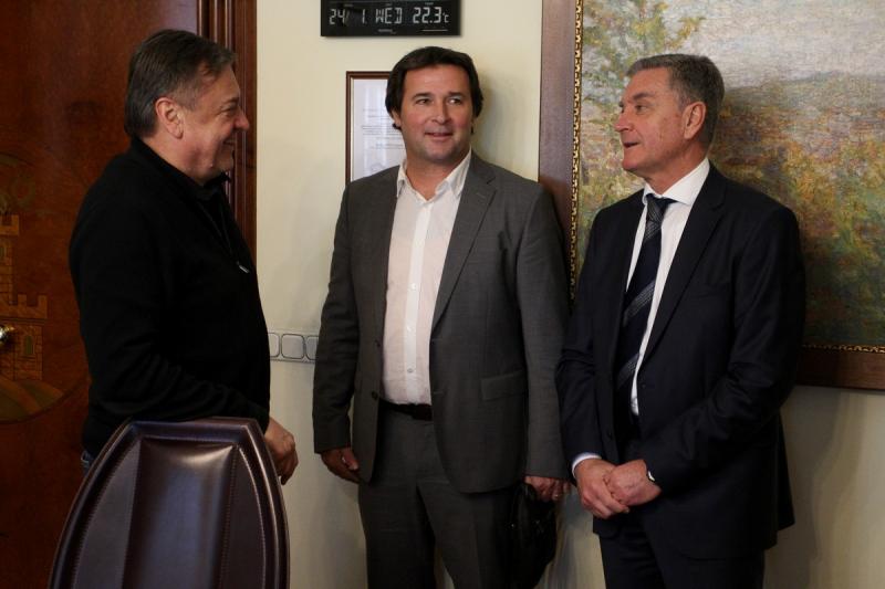 Izaslanstvo Grada Šibenika na primanju kod gradonačelnika Ljubljane Izaslanstvo Grada Šibenika na primanju kod gradonačelnika Ljubljane