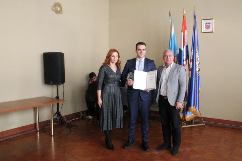 Gradu Šibeniku "Zlatna boula" za manifestaciju Adventura Gradu Šibeniku "Zlatna boula" za manifestaciju Adventura