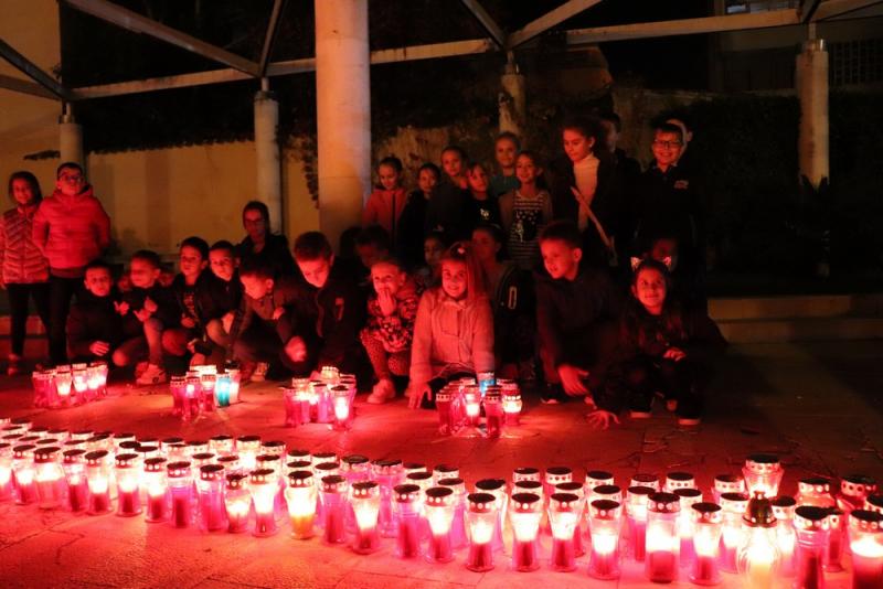 Šibenčani se prisjećaju žrtve Vukovara Šibenčani se prisjećaju žrtve Vukovara